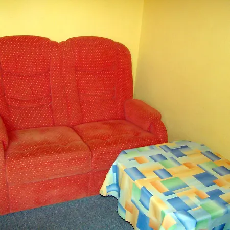 بيت ريفي Restaurace Rafael